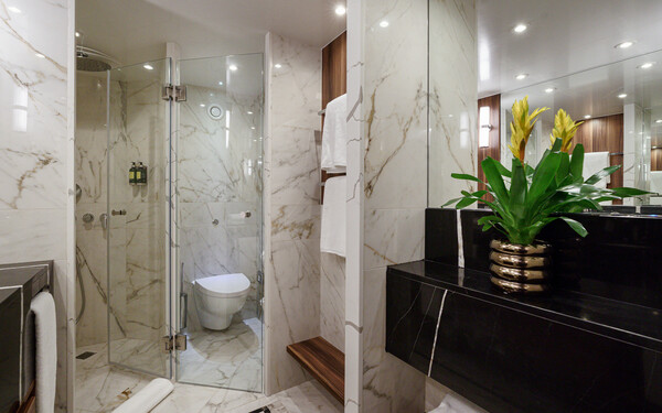 Amawaterways AmaSintra Suite Bathroom 1 ©Amawaterways.jpeg